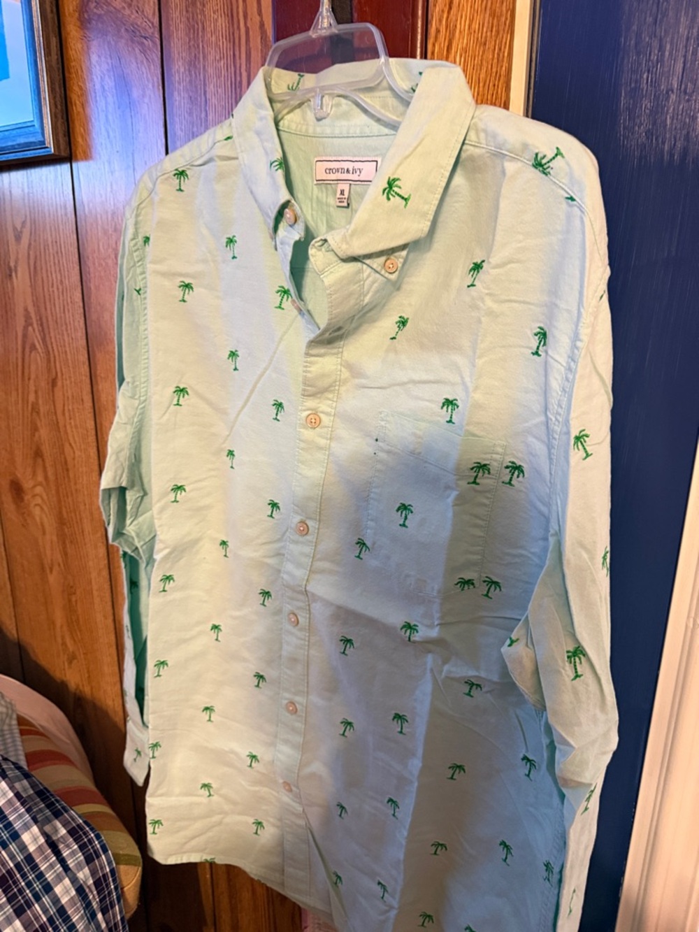 crown & ivy Light Mint Button-Down Shirt with Green Palm Print